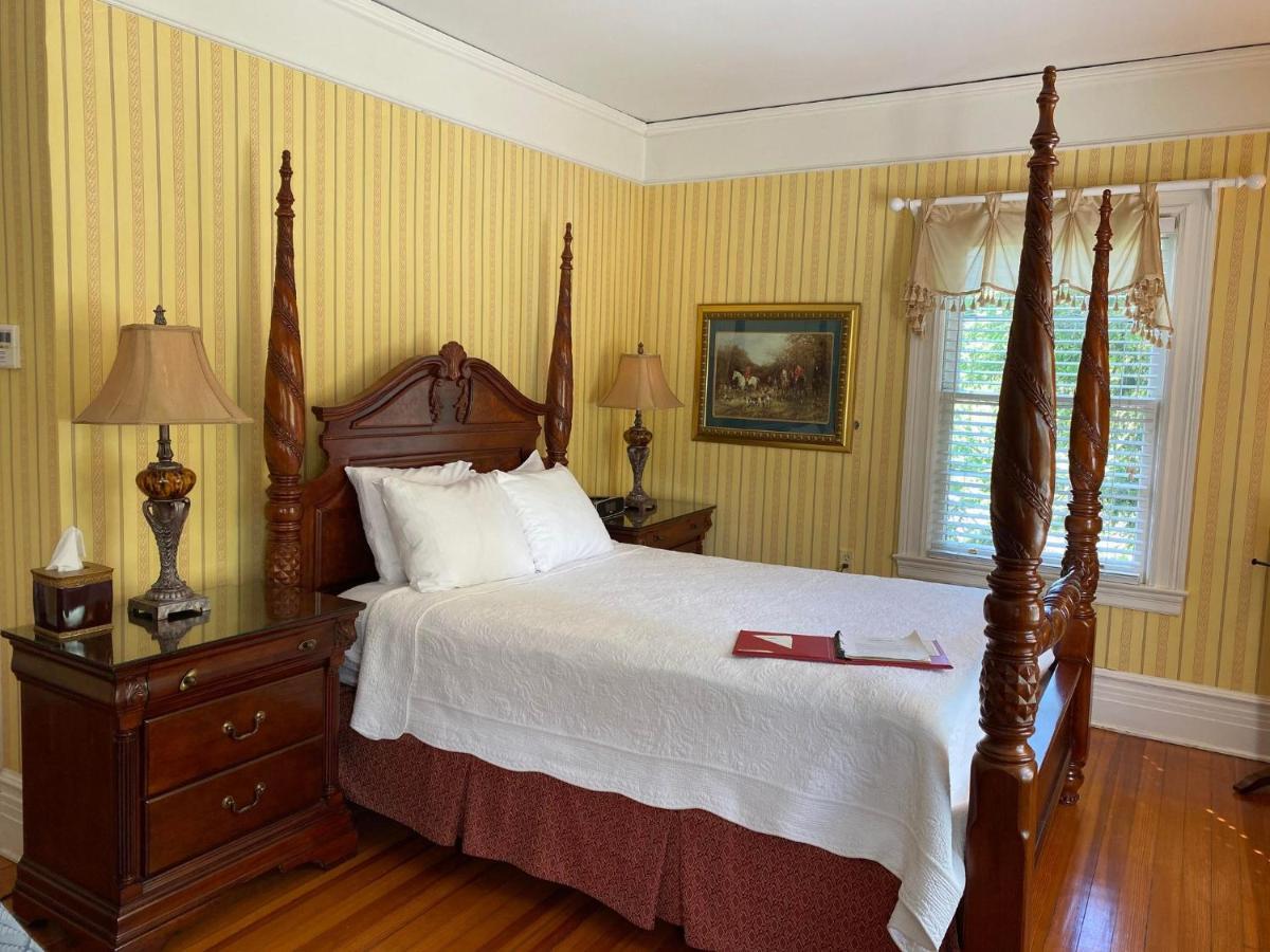 Готель Historic Rosemont Manor Berryville Екстер'єр фото